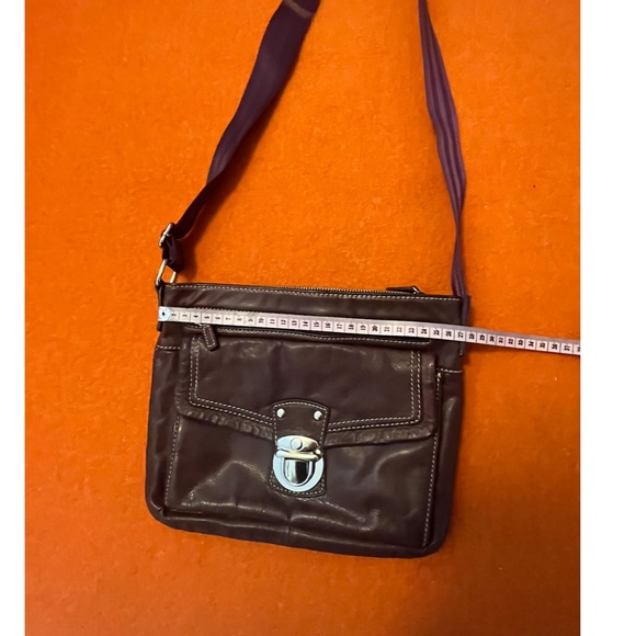 Danier dark purple real leather crossbody shoulder bag purse EUC - Picture 7 of 10